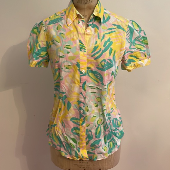Lily Pulitzer cotton button down with puff sleeves - Picture 2 of 12